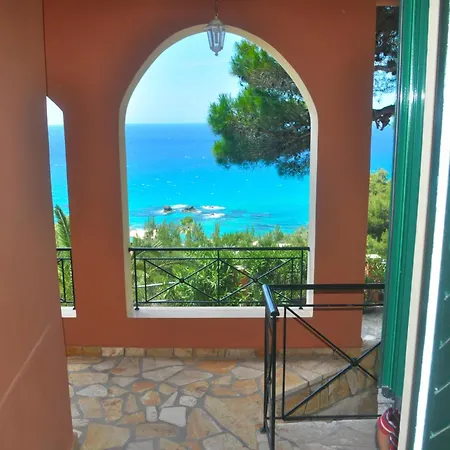 Takis - Kontogialos, Pelekas