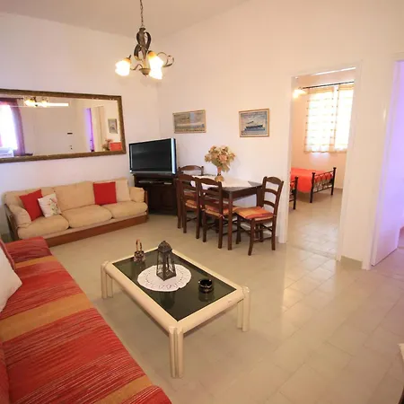 Takis - Kontogialos, Apartment